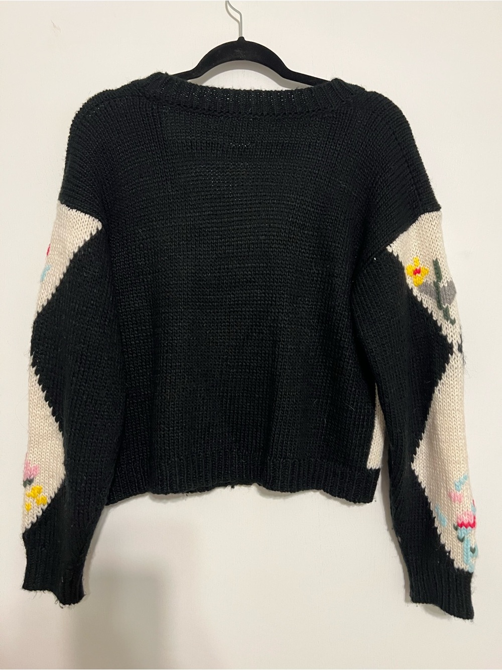 Black & Cream Floral Argyle Button-Front Women's Cardigan Sweater - Picture 5 of 5
